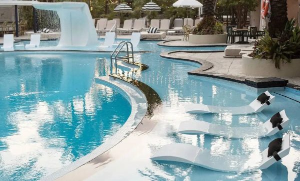 Ledge Lounger In-Pool Signature Chaise, Cloud - MadeInUSA - Image 4