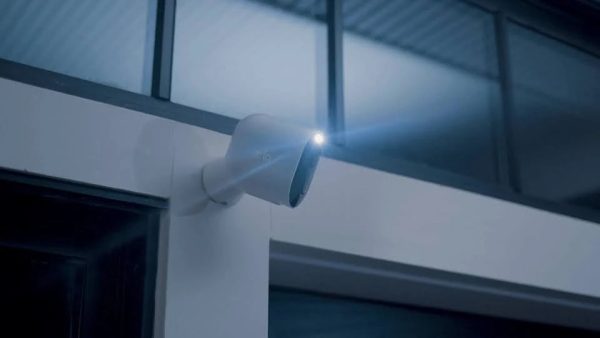 Arlo - Pro 4 Spotlight Camera, 3 Pack - VMC4350B - Black - MadeInUSA - Image 6