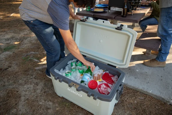Igloo Overland 72 QT Ice Chest Cooler, Green - MadeInUSA - Image 5