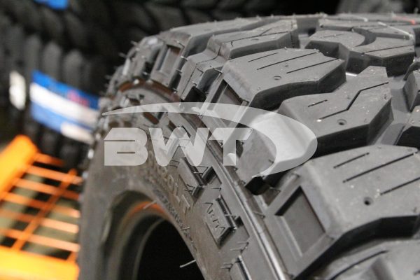 Kenda 601009 Klever R/T (KR601) R20 119R Tire - MadeInUSA - Image 6