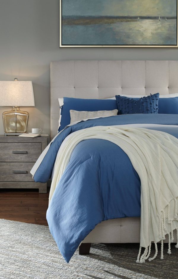 Ashley Furniture Dolante Tufted Queen Panel Bed in Beige - B130-581 - MadeInUSA - Image 2